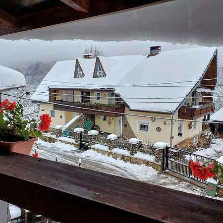Holiday House Văliug 외부 사진
